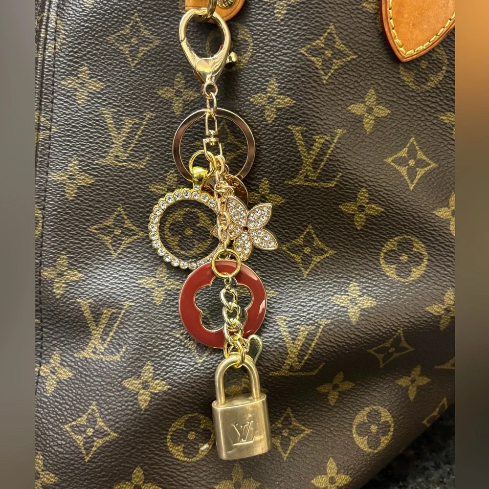 Authentic LV
Monogram Keychain, Bag
Charm, LV Lock, 6.5 inches, Upcycled - Picture 3 of 5